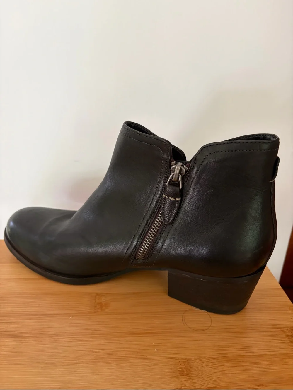 Clarks Maypearl Ramie Black Leather Ankle Booties Low Block Heel Size Zips 8.5M
